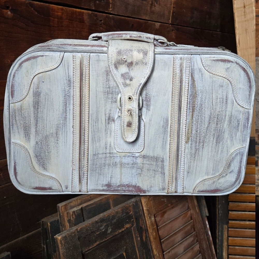 American Vintage White Decor Accent with a Patina Touch and Vintage Style
